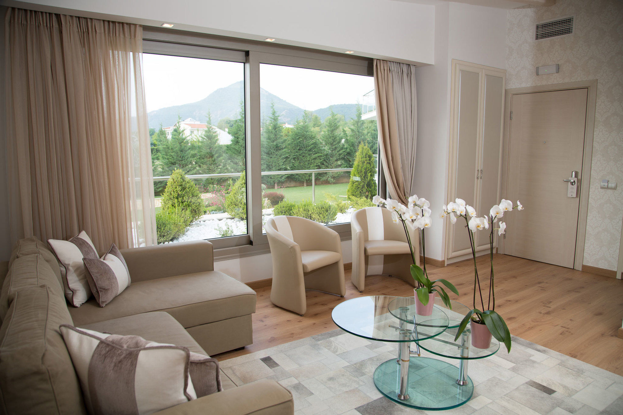 Calma Hotel & Spa 카스토리아 외부 사진